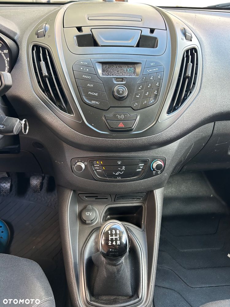 Ford Transit Courier - 8