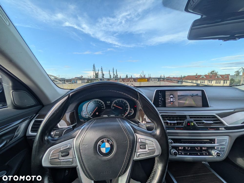 BMW Seria 7 740Li - 10