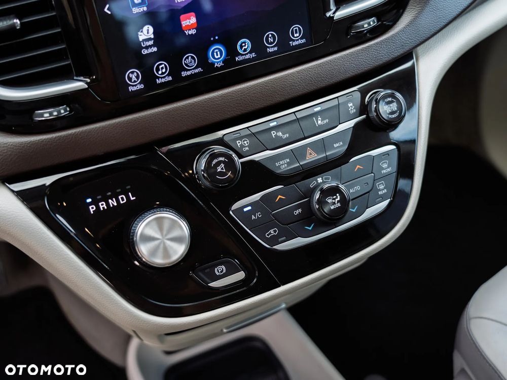 Chrysler Pacifica - 18