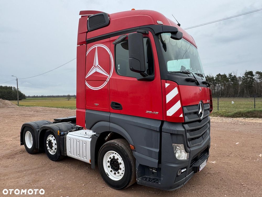 Mercedes-Benz Actros - 8