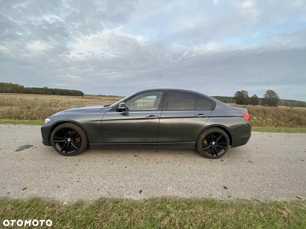 BMW Seria 3 328i Sport Line - 5