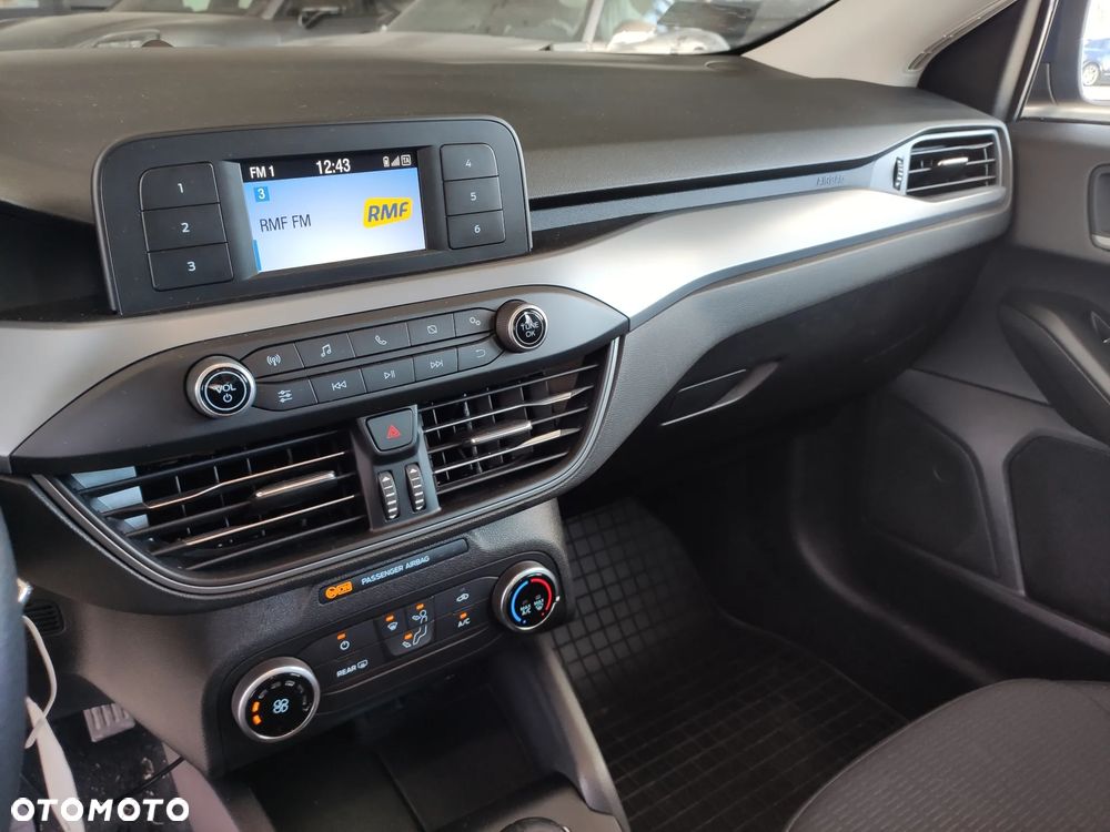Ford Focus 1.0 EcoBoost Trend Edition - 32