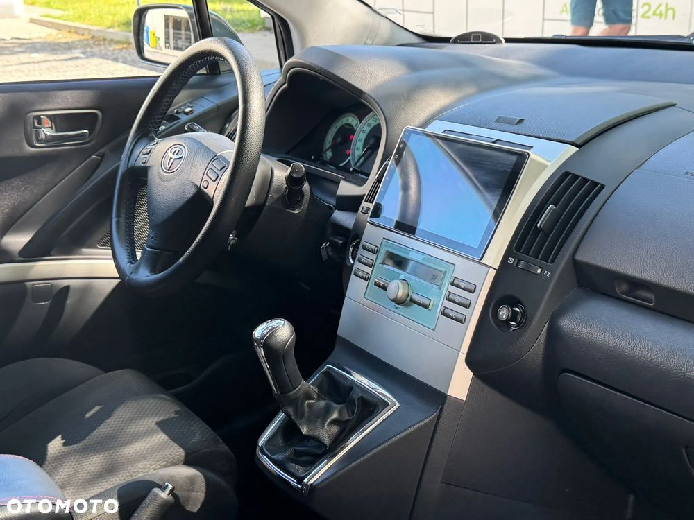 Toyota Corolla Verso 1.6 Terra 7os - 27