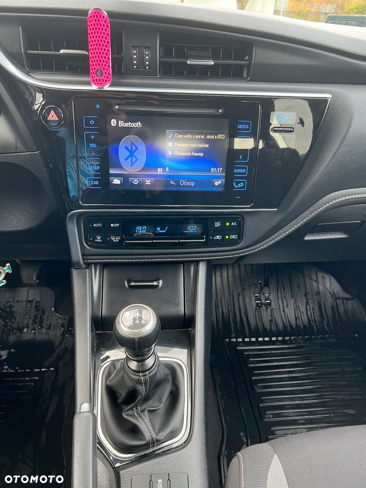 Toyota Auris 1.33 VVT-i Comfort - 19