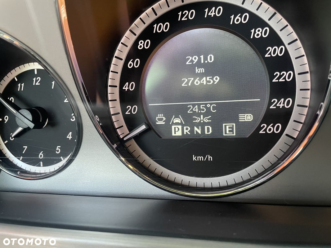 Mercedes-Benz Klasa E 200 T CDI DPF BlueEFFICIENCY Automatik Avantgarde - 15
