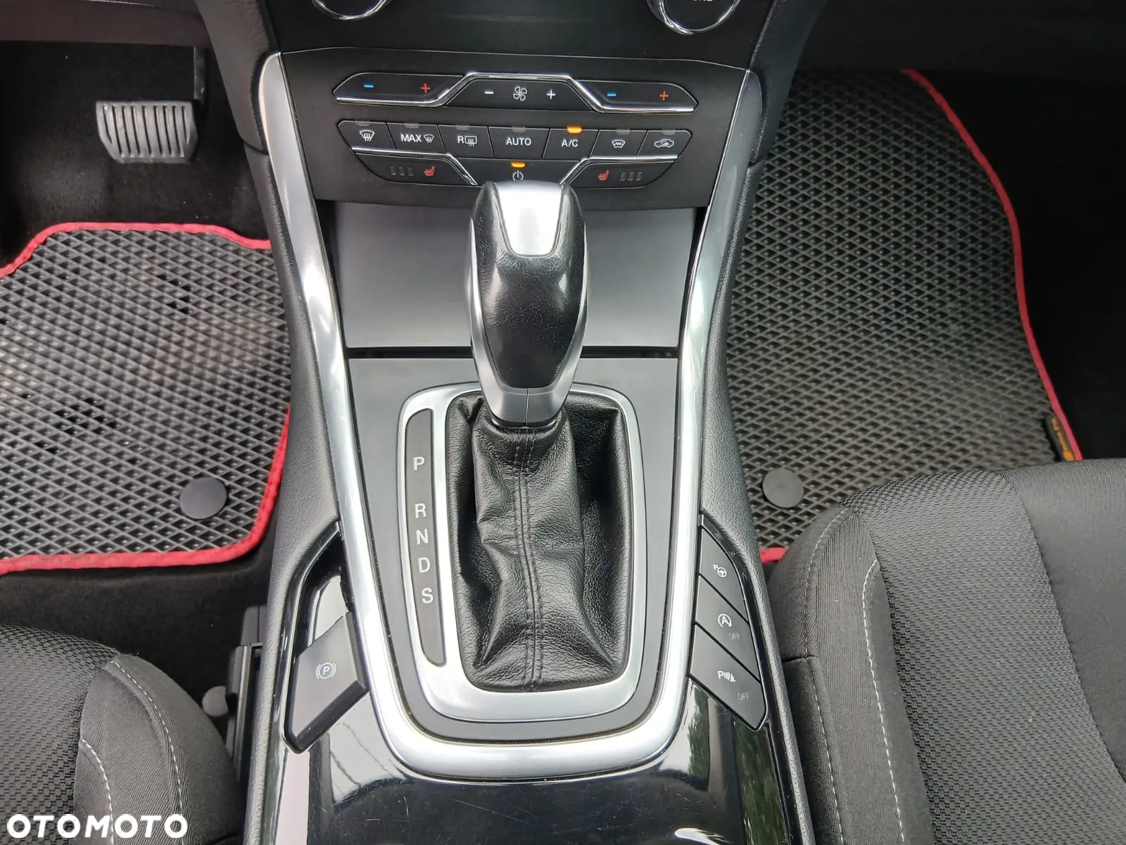 Ford S-Max - 28