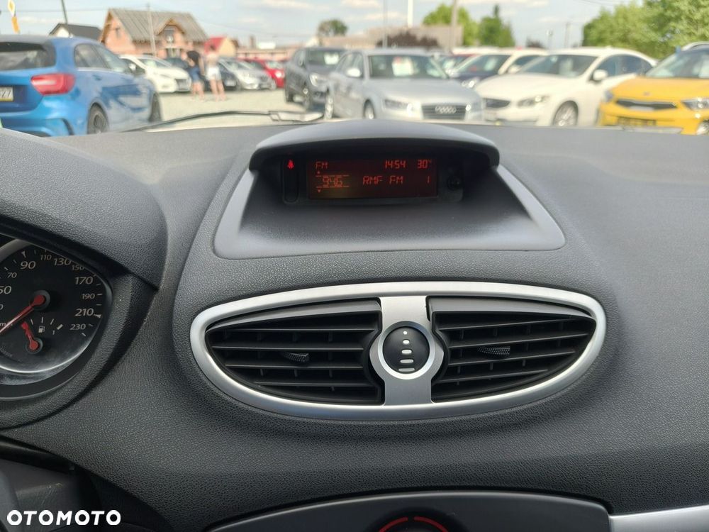 Renault Clio - 10