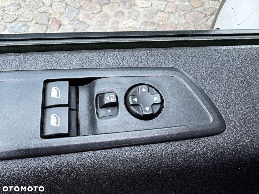 Opel VivaroE - 14