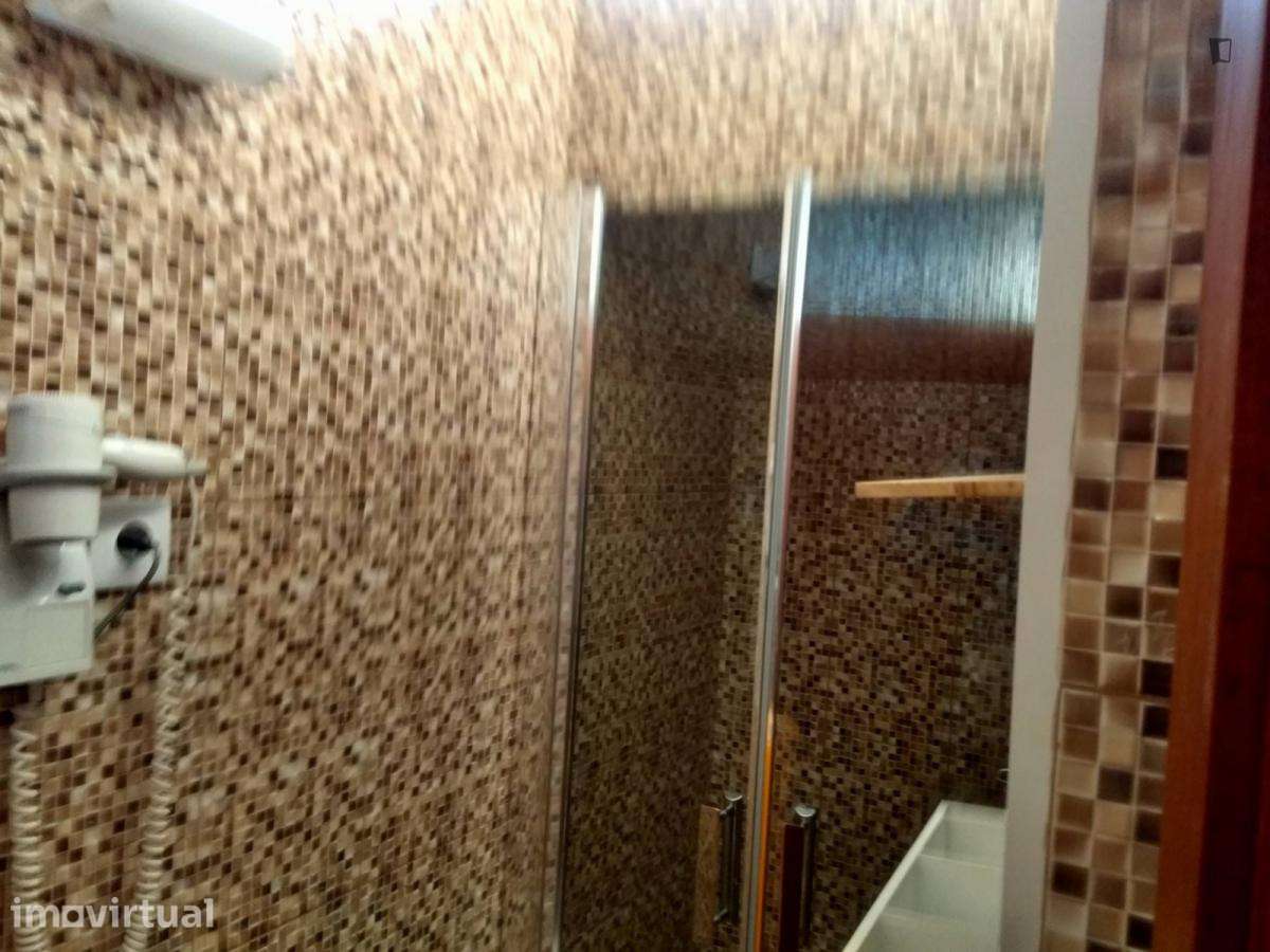 Quarto - localizado em Guimaraes - Grande imagem: 2/11