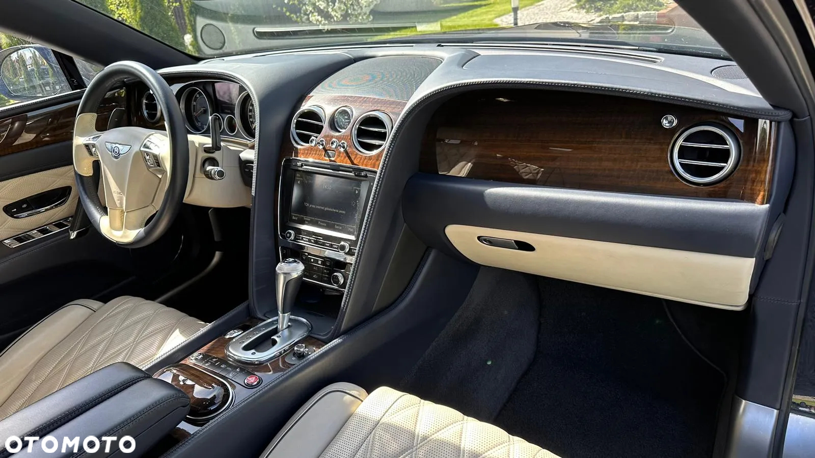 Bentley Flying Spur V8 - 13