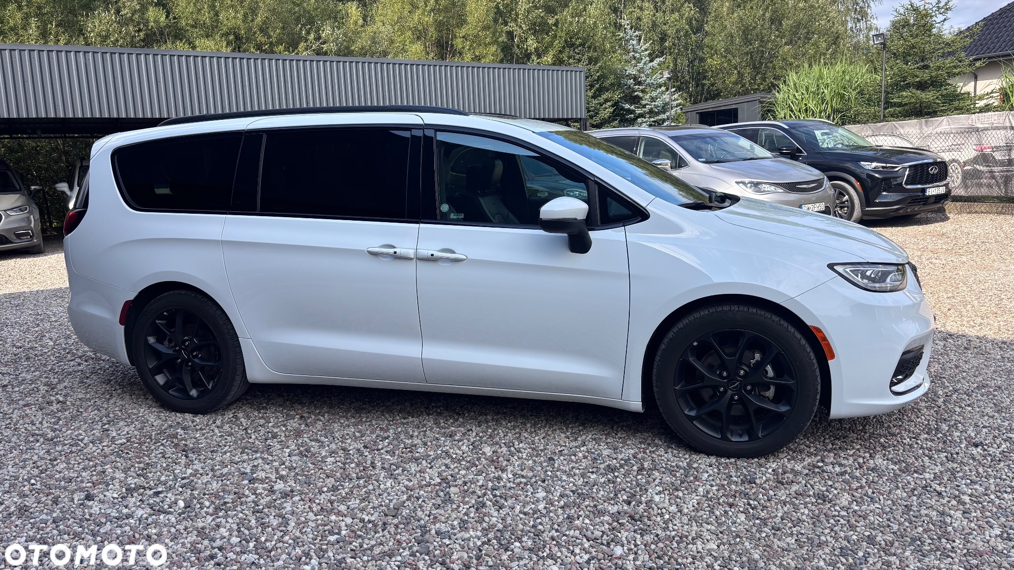 Chrysler Pacifica - 3