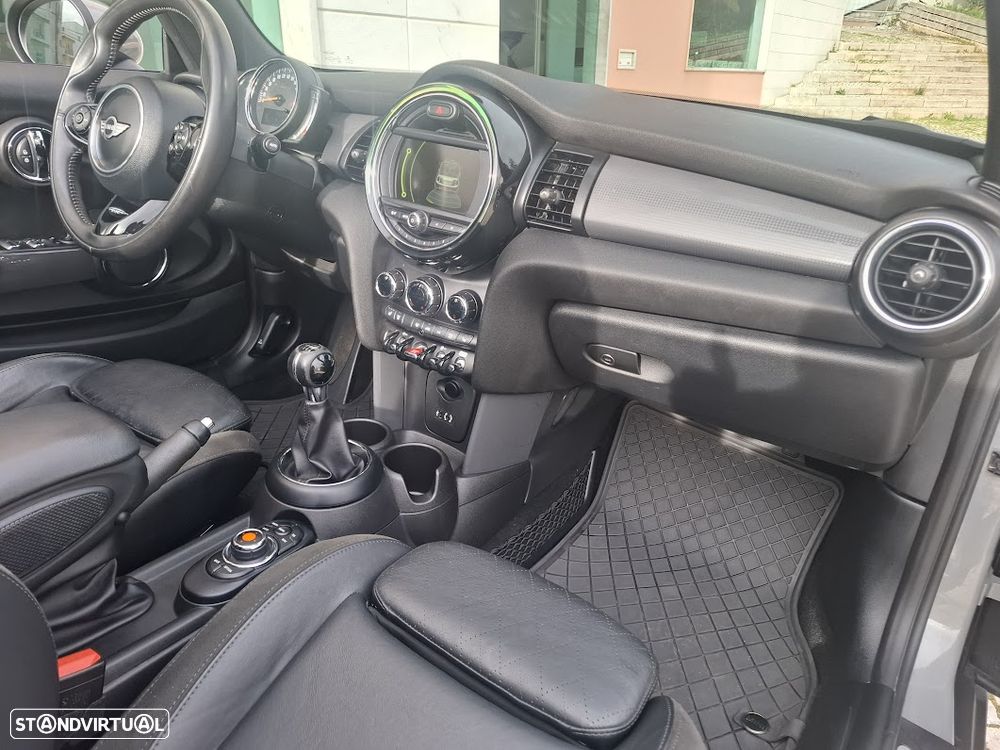 MINI Cabrio Cooper Essential - 46