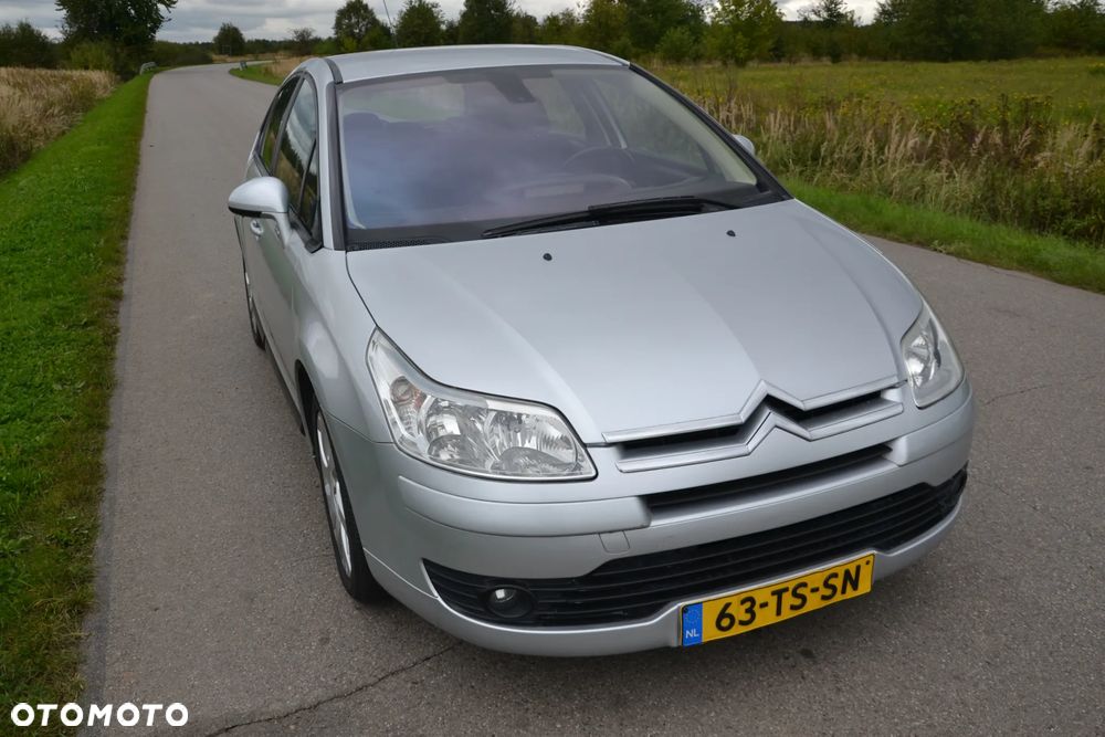Citroën C4 1.6 16V Confort - 29