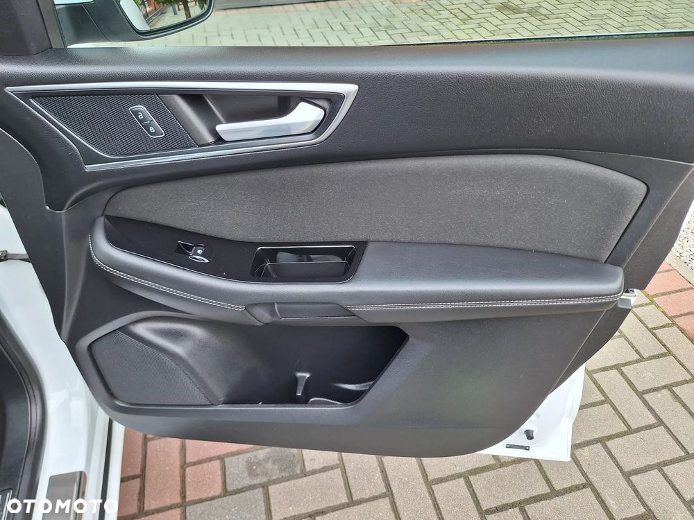 Ford S-Max - 32