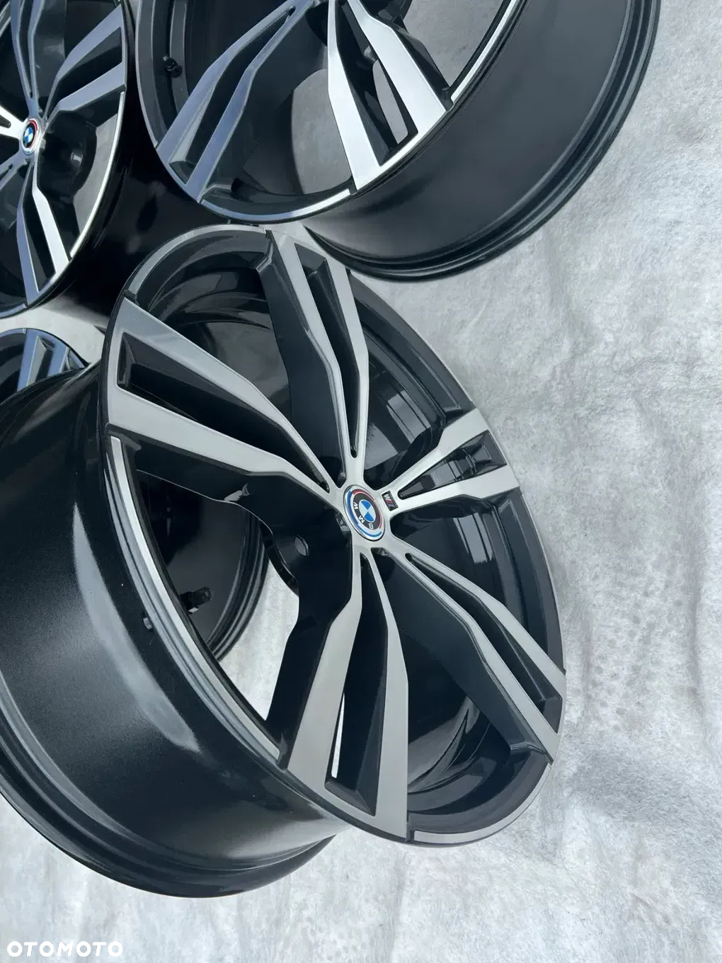 Oryginalne nowe  Felgi BMW X7 X5 X6 9,5x21et36 8074220 - 3