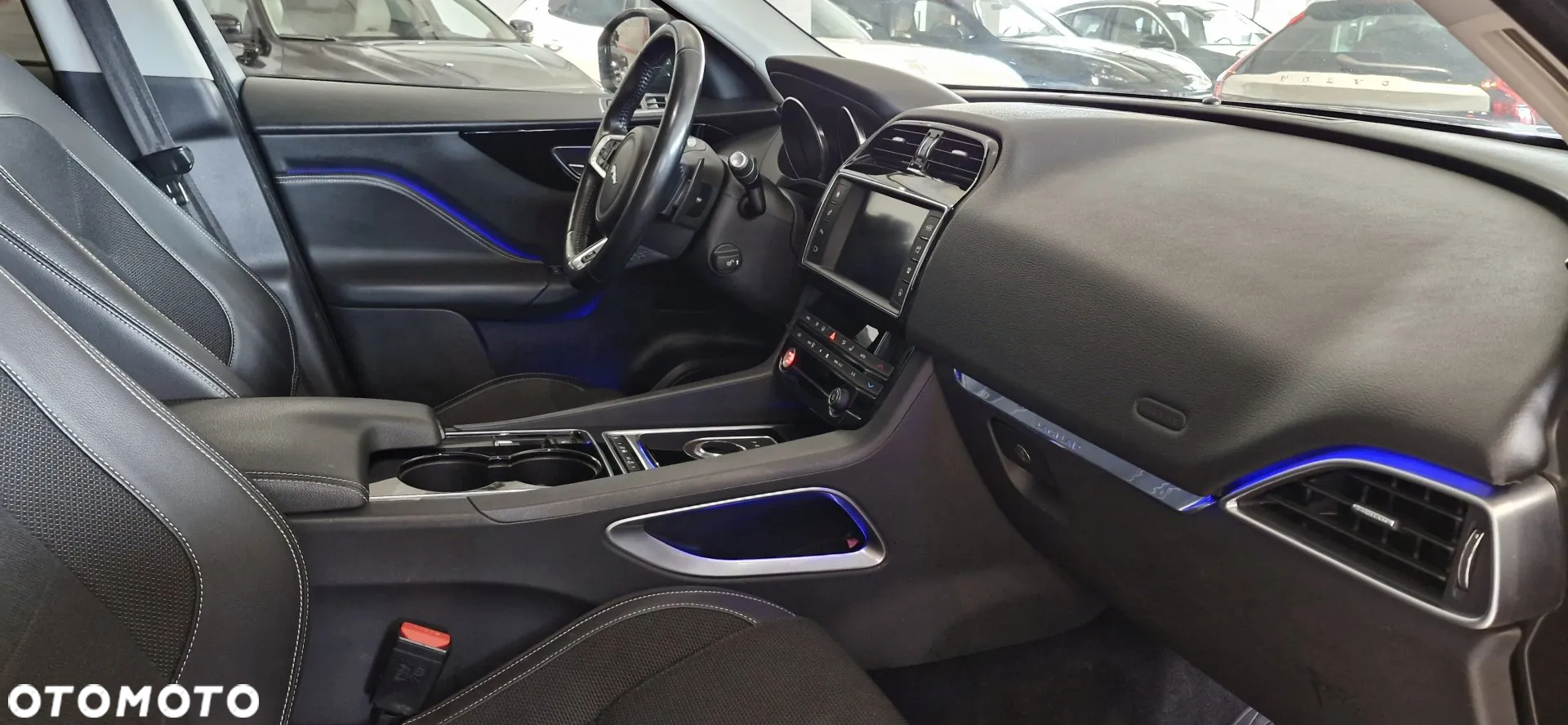 Jaguar F-Pace 2.0 i4D AWD R-Sport - 30