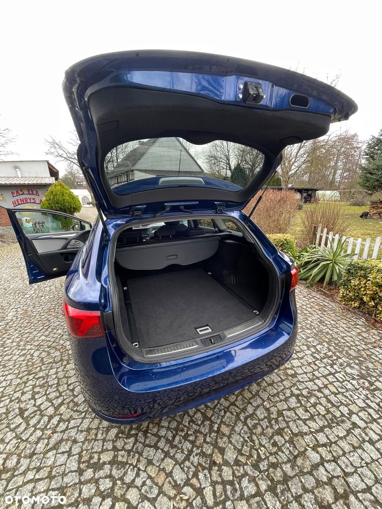 Toyota Avensis - 5