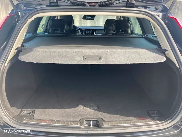 Volvo V60 2.0 D3 Momentum Core Geartronic - 29