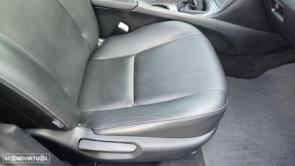 Toyota Avensis SD 2.0 D-4D Exclusive +Pele+GPS - 49