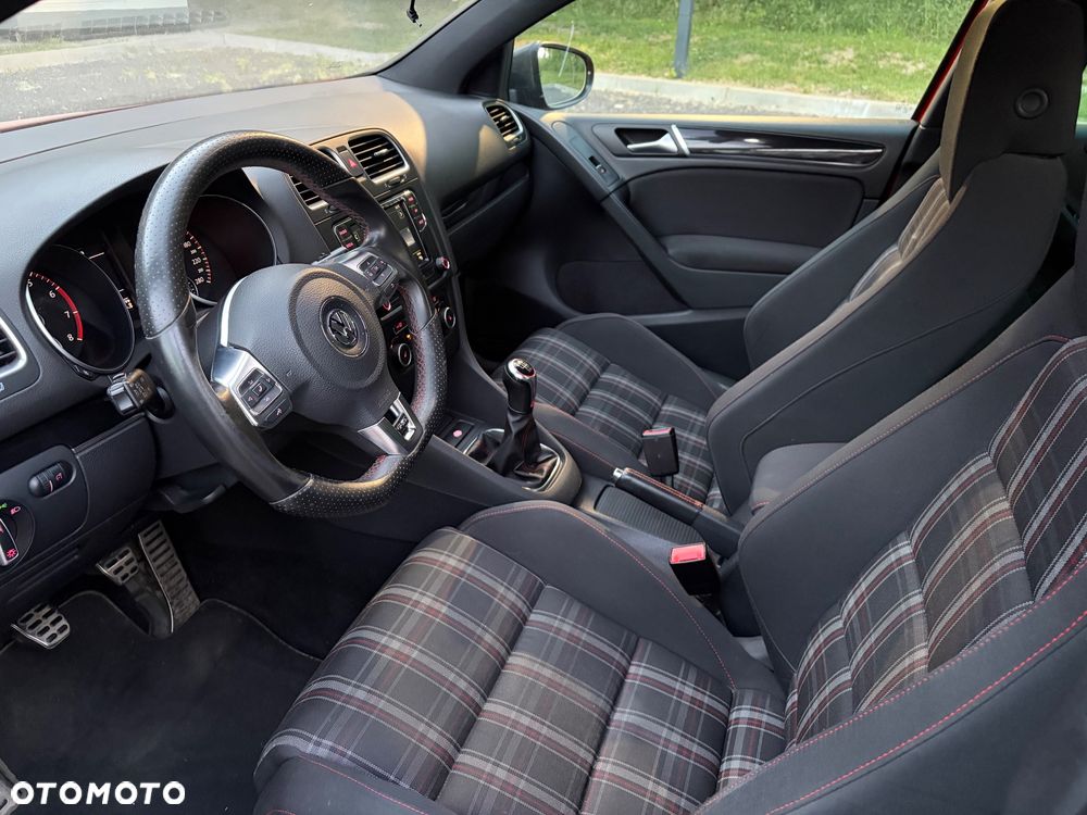 Volkswagen Golf 2.0 TSI GTI - 8