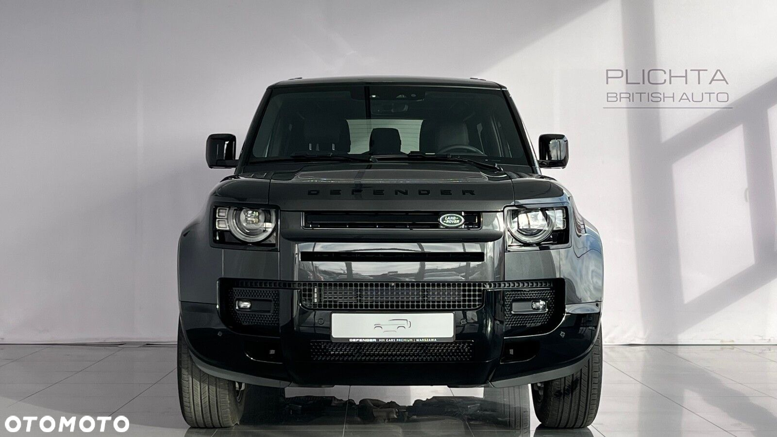 Land Rover Defender - 2