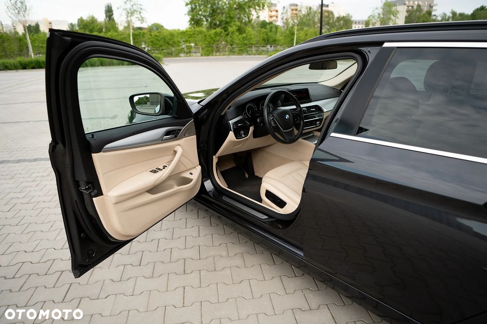 BMW Seria 5 520d Luxury Line - 13
