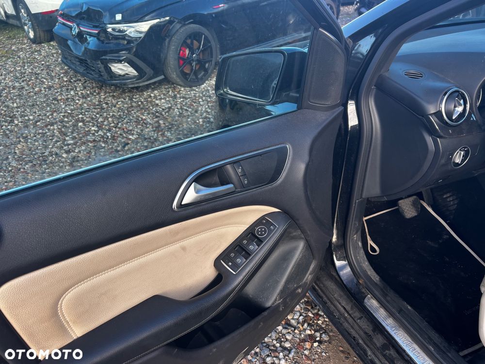 Mercedes-Benz Klasa B 250 4-Matic - 17