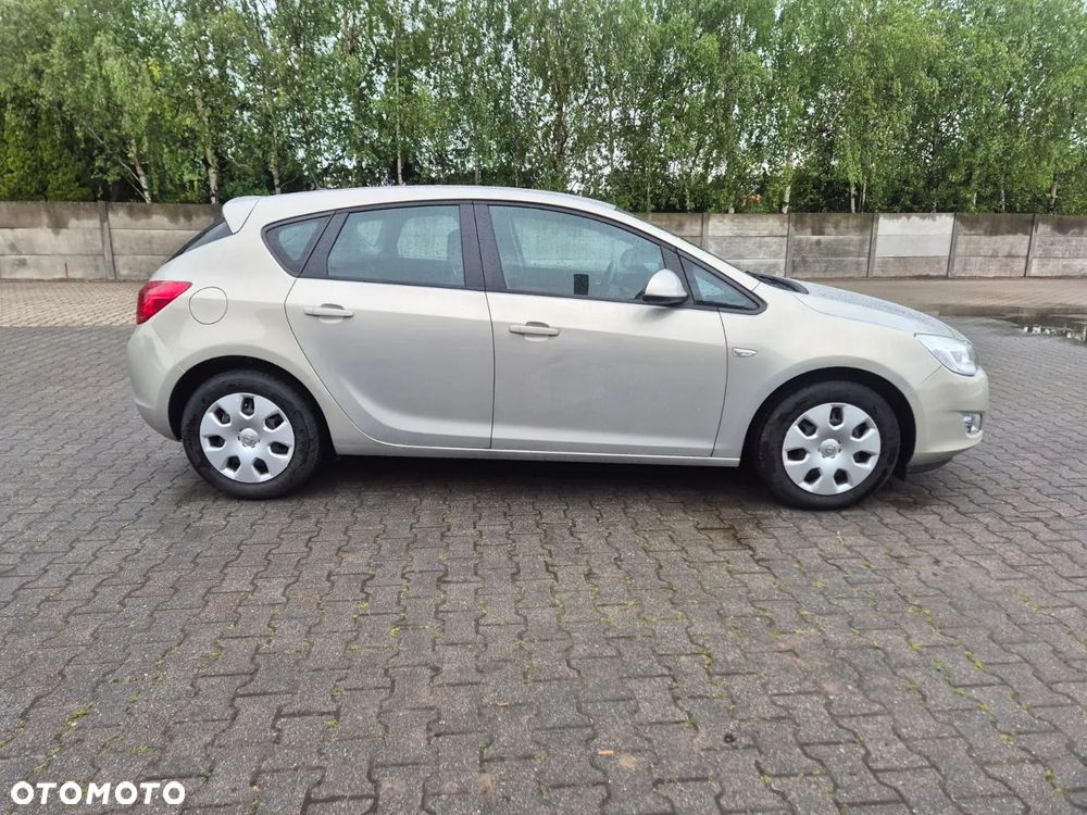 Opel Astra - 9