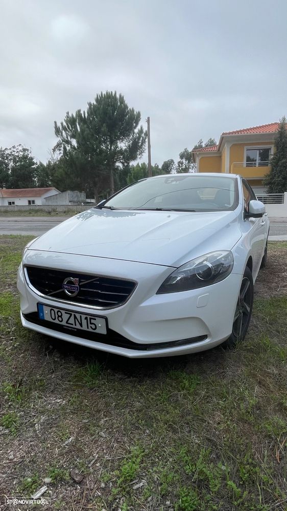 Volvo V40 2.0 D4 R-Design Summum - 3