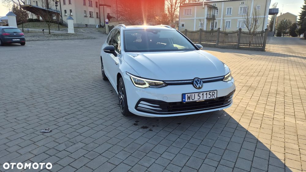 Volkswagen Golf 1.5 eTSI OPF DSG Style - 3