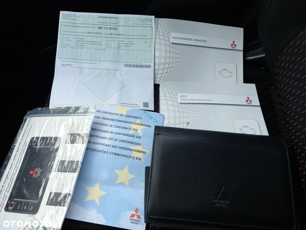 Mitsubishi ASX 1.6 Intense Plus Navi Blue Edition - 38