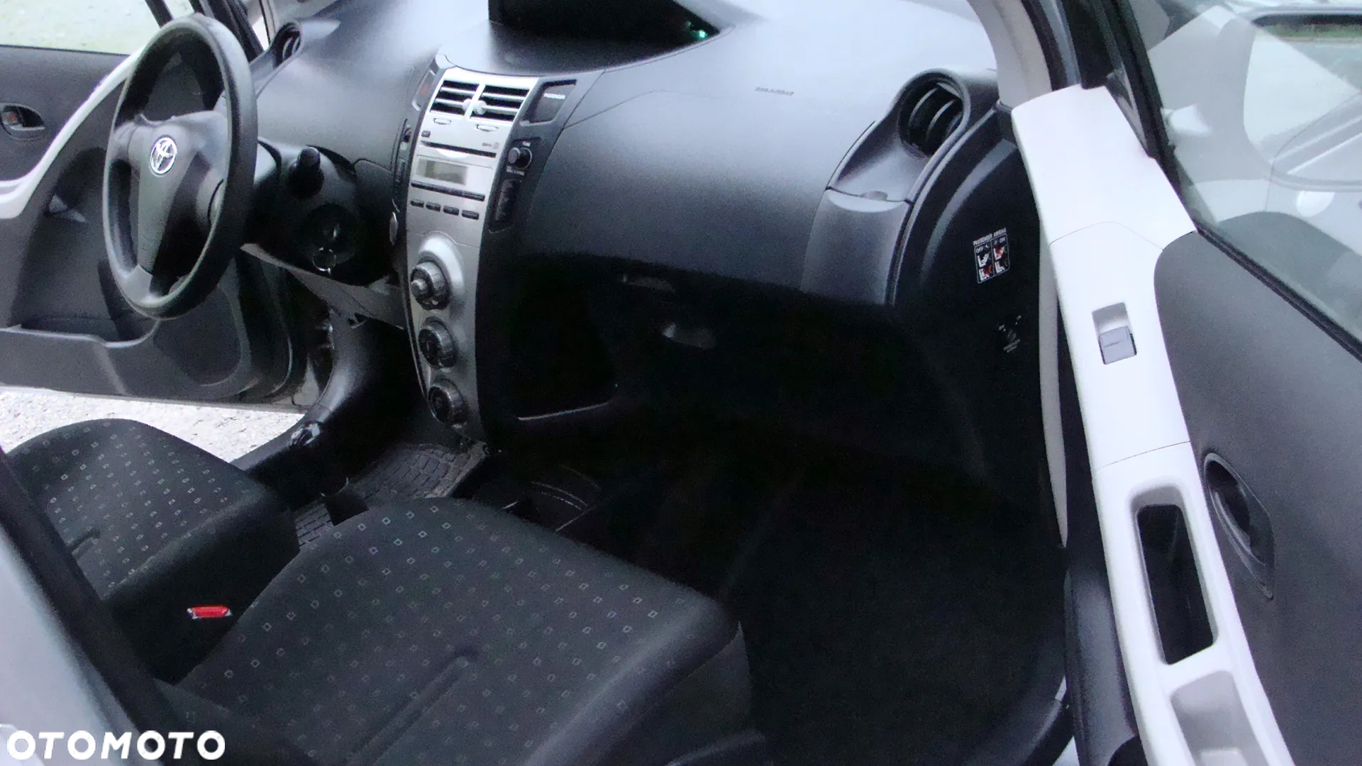 Toyota Yaris 1.3 VVT-i Luna - 8