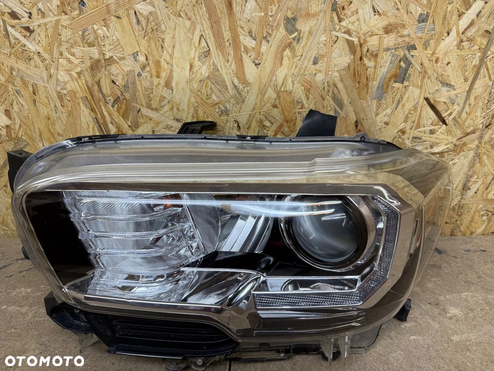 LAMPA LEWA SOCZEWKA LED TOYTOA TACOMA - 17
