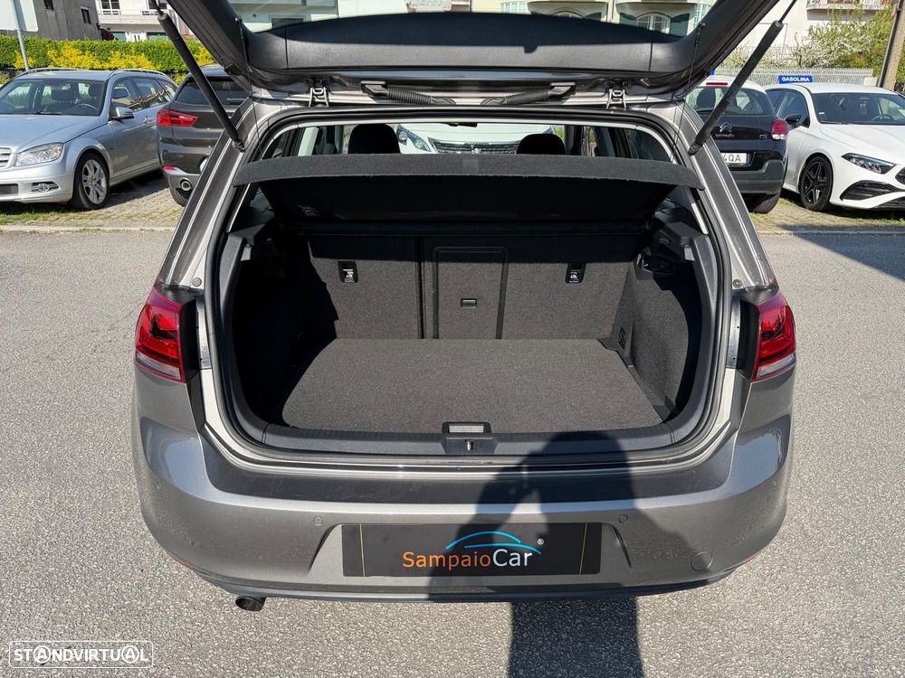 VW Golf 1.6 TDi Highline DSG - 13