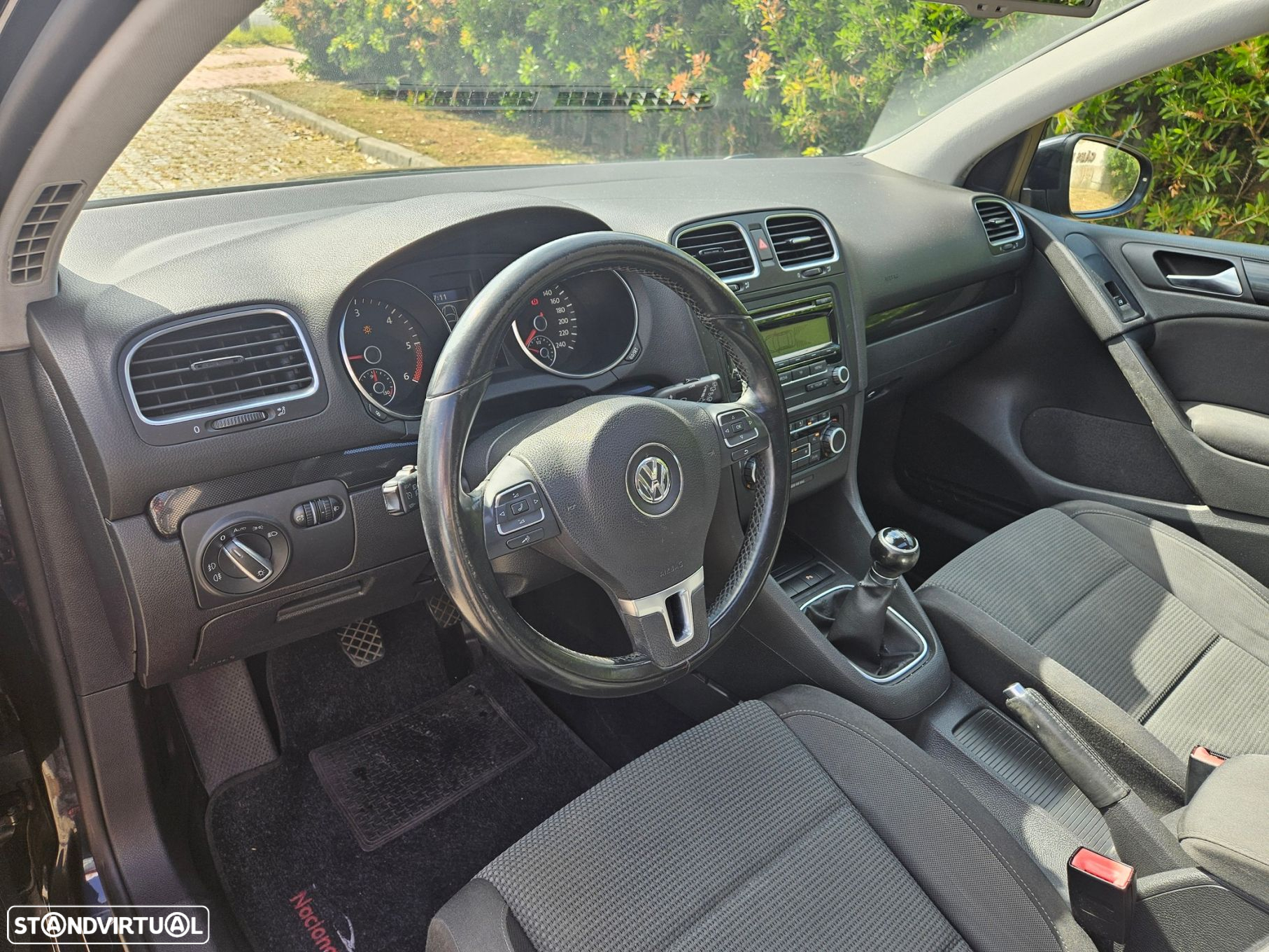 VW Golf 1.6 TDi Confortline - 16