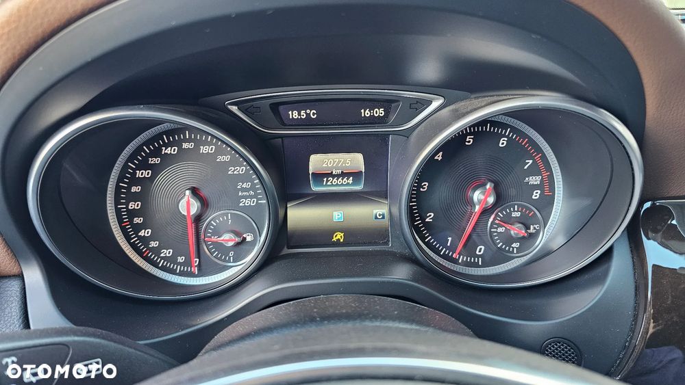 Mercedes-Benz CLA 180 AMG Line - 37