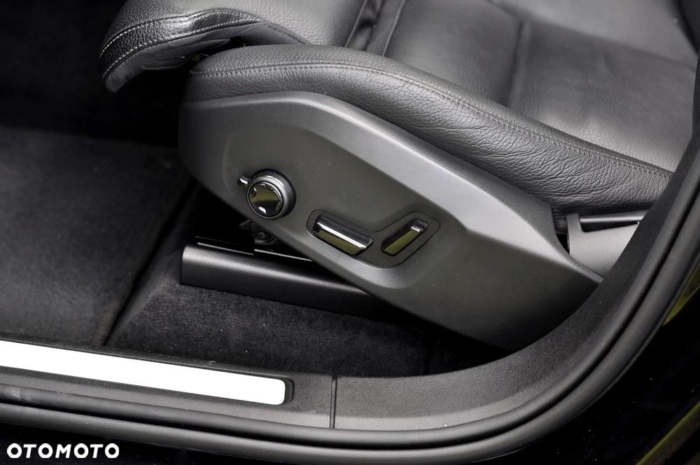 Volvo XC 60 B5 D AWD Geartronic Inscription - 19
