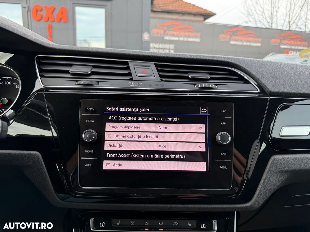 Volkswagen Touran 2.0 TDI SCR Highline - 20