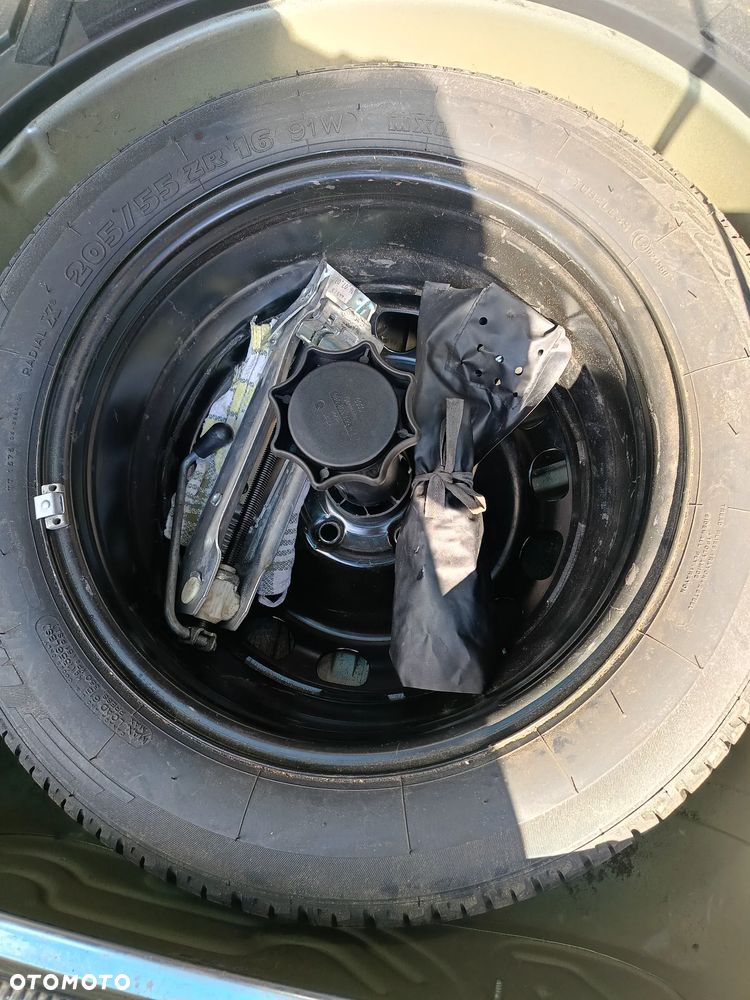 Volkswagen Passat 1.9 TDI Highline Tiptr - 12