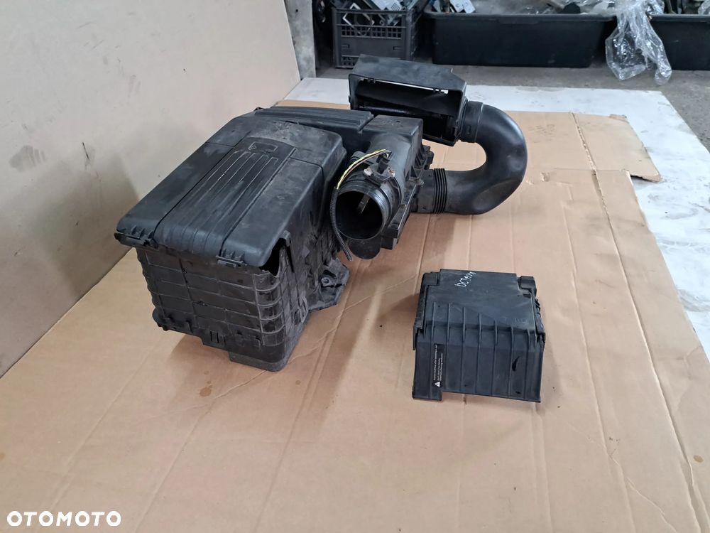 Skoda Octavia II lift obudowa filtra powietrza podstawa akumulatora 1.8 tfsi - 3