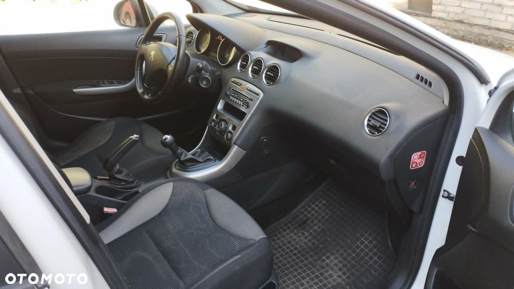 Peugeot 308 1.6 Premium - 9