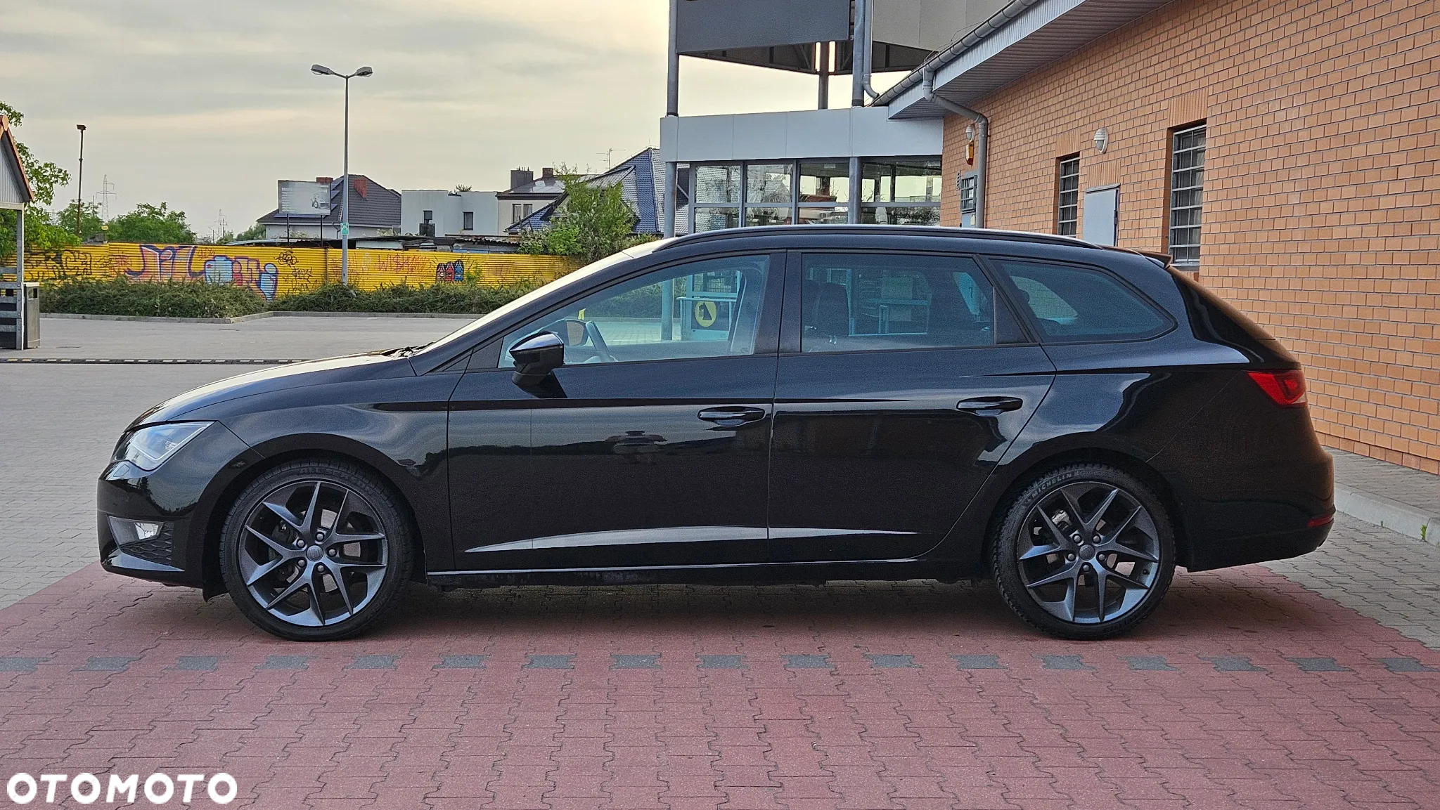 Seat Leon ST 2.0 TDI DPF FR Black Matt Edition - 8
