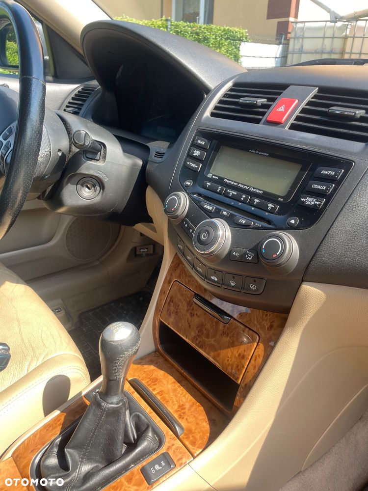 Honda Accord 2.0 Executive - 10