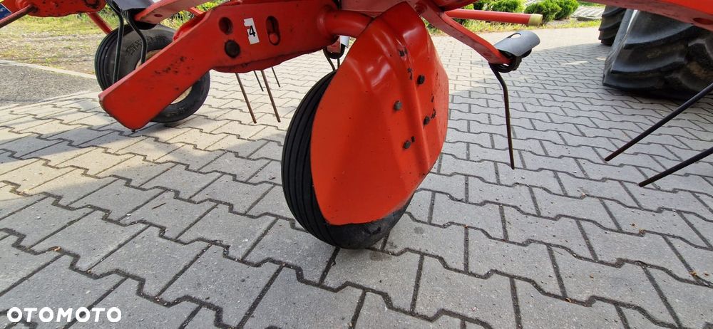 Kuhn GF 6502 6-cio karuzelowa 6,5M Pierwszy właściciel Jak nowa - 6