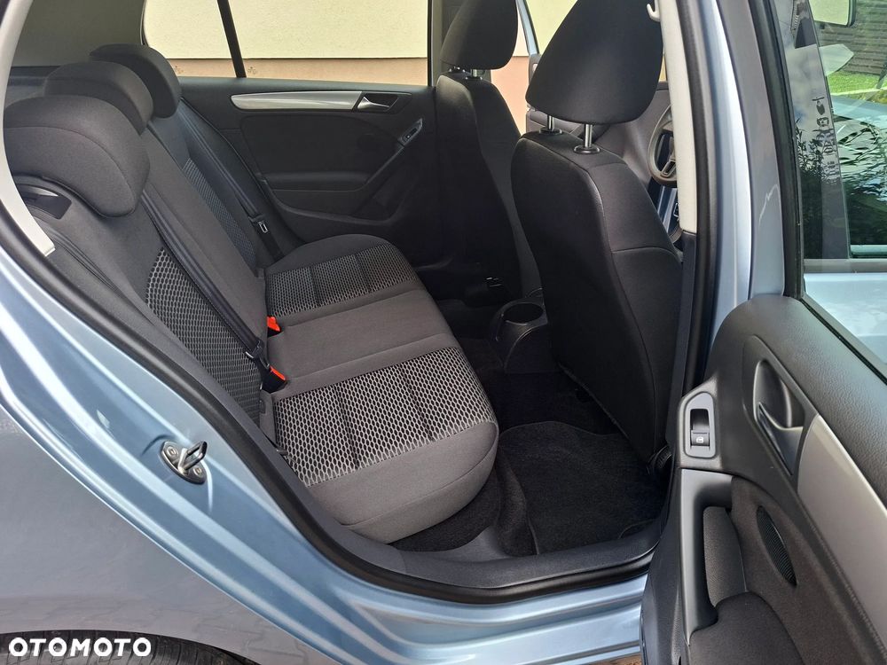 Volkswagen Golf - 27