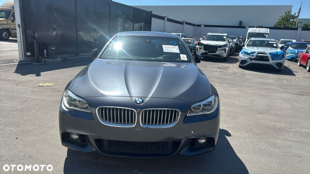 BMW Seria 5 550i Sport-Aut - 10