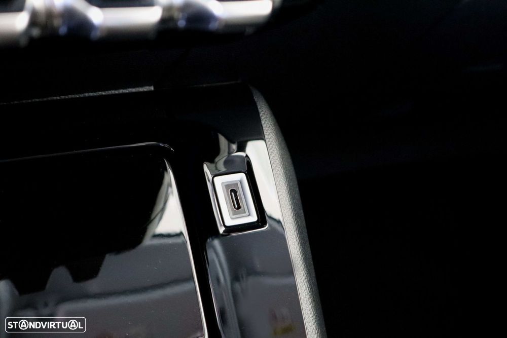 Peugeot 208 1.2 Hybrid Allure e-DCS6 - 40