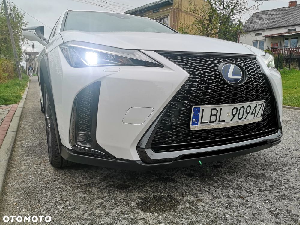 Lexus UX - 35