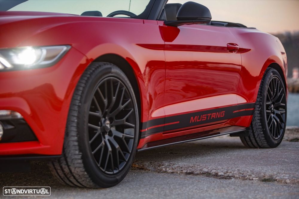 Ford Mustang 2.3i EcoBoost - 25