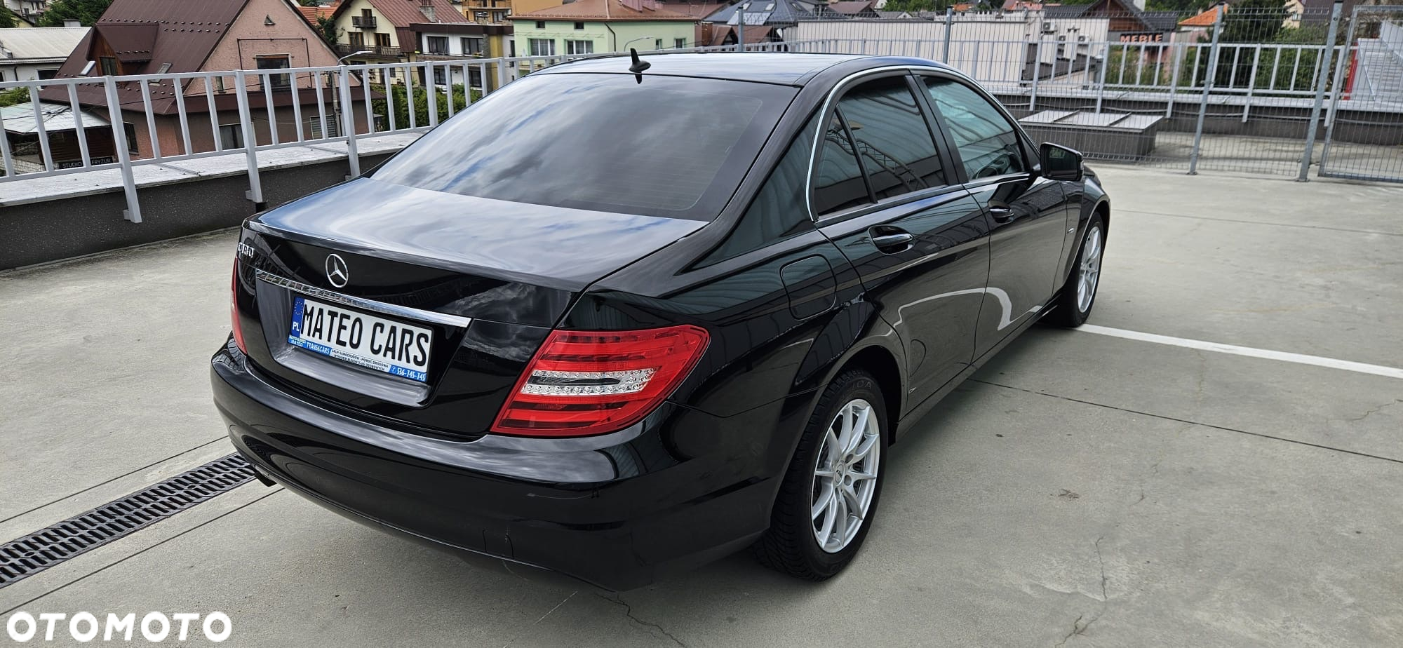 Mercedes-Benz Klasa C 180 CGI BlueEff Avantgarde - 32